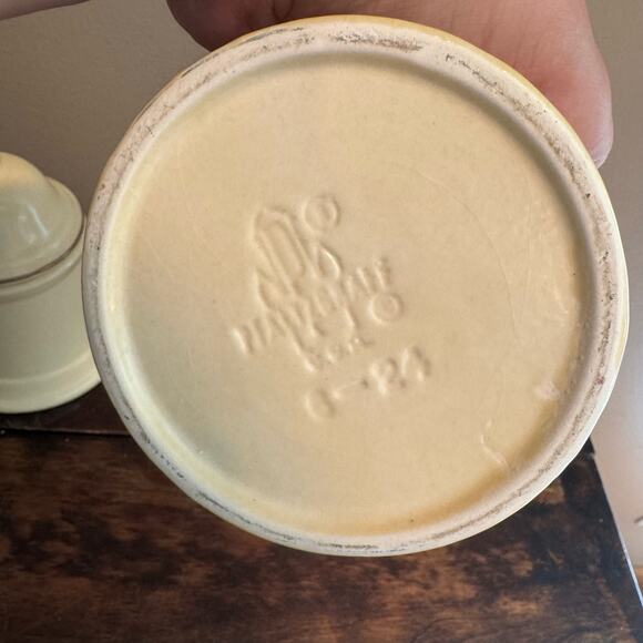 Pfaltzgraff Village pattern cream brown Sugar & creamer set - Picture 9 of 11